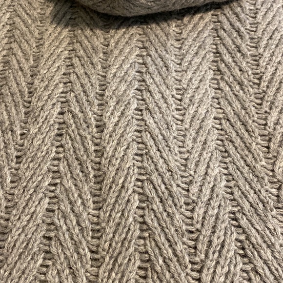 Gap Cowl Neck Sweater - Picture 6 of 8